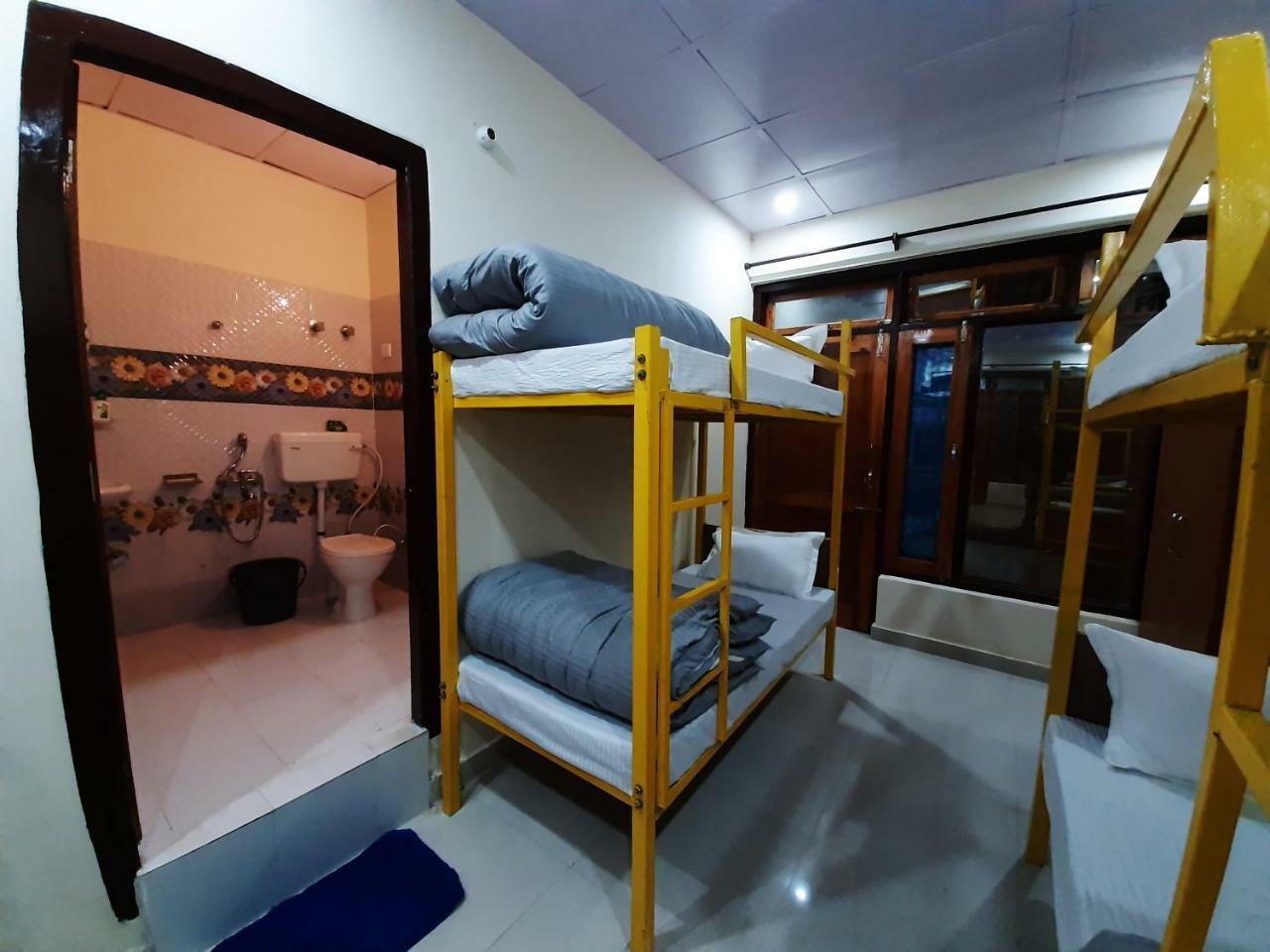 Хостел Bir Nest Экстерьер фото